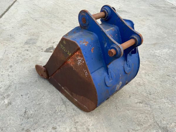 30" DIGGING BUCKET....45mm PINS.....982-28. 340582821