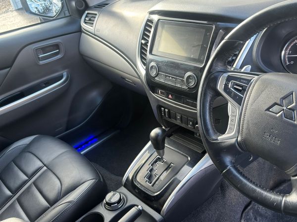 2019 Mitsubishi L200 Barbarian Crewcab 340629405