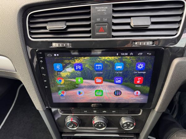 Volkswagen Golf 2017 340731216