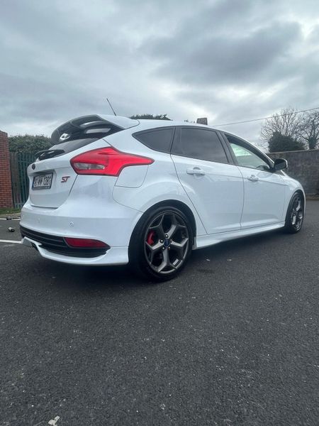Ford Focus 2016 ST2 340770630