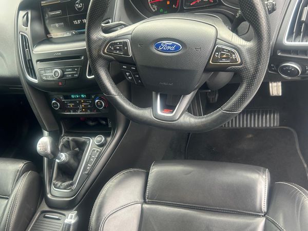 Ford Focus 2016 ST2 340770632