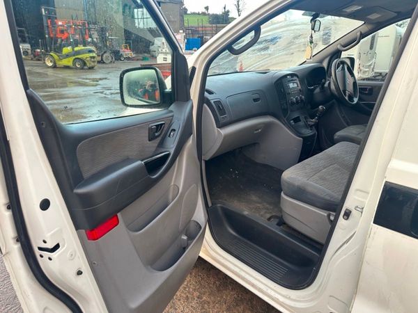 Hyundai H100 I Load Twin Sliding Door Panel Van. 340926955
