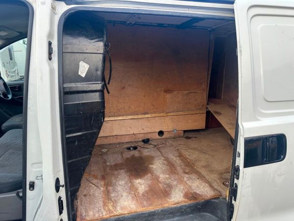 Hyundai H100 I Load Twin Sliding Door Panel Van. 340926959