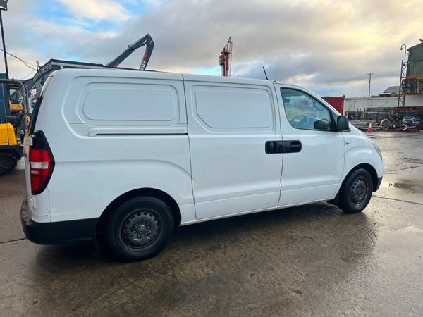 Hyundai H100 I Load Twin Sliding Door Panel Van. 340926964