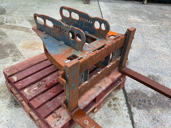 DROMONE 65/80mm PALLET FORKS..13 TONNE..1396.... 341035108