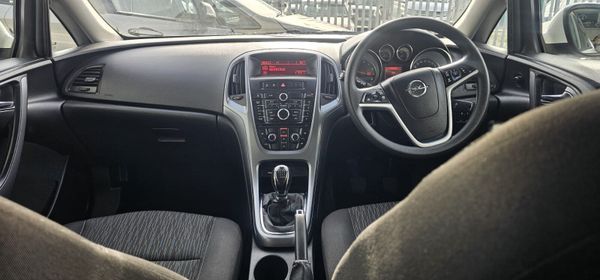 2016 Opel Astra Manual 341084186