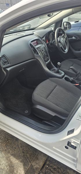 2016 Opel Astra Manual 341084195