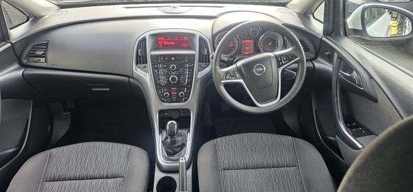 2016 Opel Astra Manual 341084199