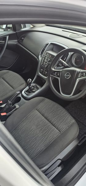 2016 Opel Astra Manual 341084192