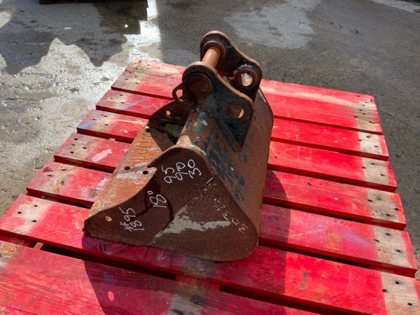 18" MINI DIGGER BUCKET....30mm PINS.....1895. 341344693