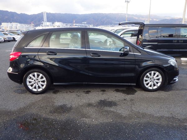 2014 Mercedes B Class B180 341372316