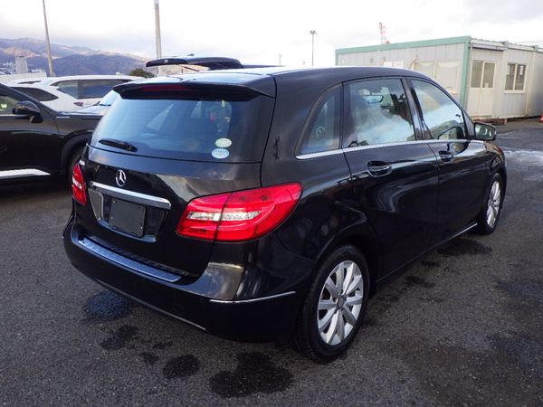 2014 Mercedes B Class B180 341372317