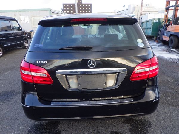2014 Mercedes B Class B180 341372318