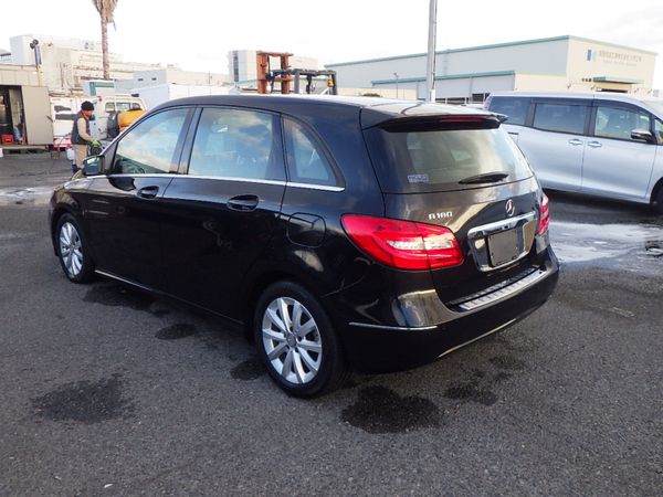 2014 Mercedes B Class B180 341372323