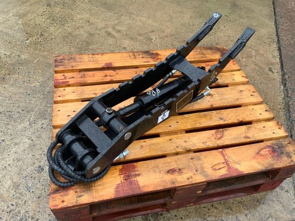 UNUSED HYDRAULIC THUMB GRAB.....5/8t....244w. 341385878