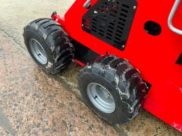 WHEELED SKID STEER COMPACT LOADER.....106w. 341409777
