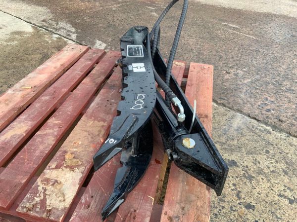 UNUSED HYDRAULIC THUMB GRAB....4/6tonne..243w. 341569085