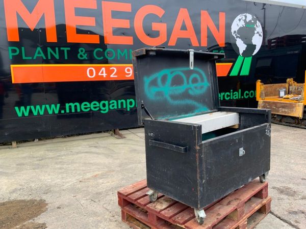 SITE STORAGE / TOOL LOCK BOX ....1241 341585917