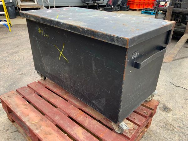 SITE STORAGE / TOOL LOCK BOX ....1241 341585912