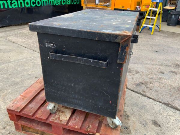 SITE STORAGE / TOOL LOCK BOX ....1241 341585913