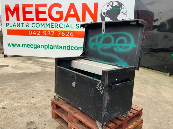 SITE STORAGE / TOOL LOCK BOX ....1241 341585924