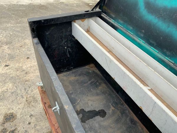 SITE STORAGE / TOOL LOCK BOX ....1241 341585921