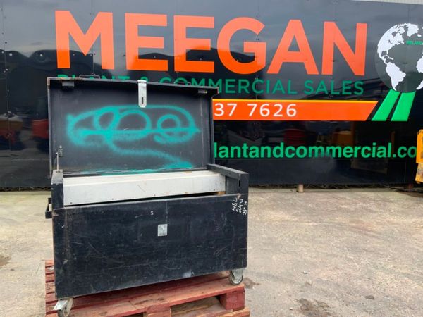 SITE STORAGE / TOOL LOCK BOX ....1241 341585923
