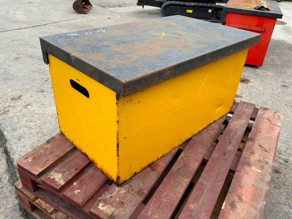 VAN VAULT / TOOL STORAGE BOX.......1246 341591998