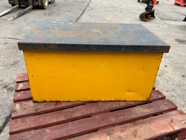 VAN VAULT / TOOL STORAGE BOX.......1246 341591999