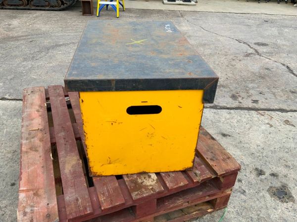 VAN VAULT / TOOL STORAGE BOX.......1246 341592001