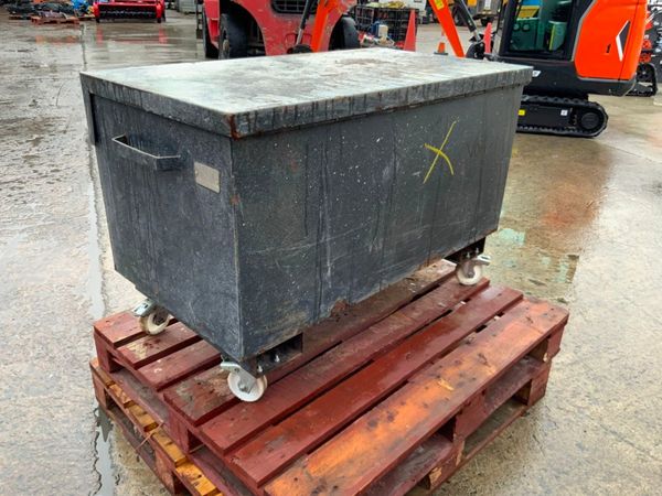 TOOL STORAGE SITE SAFE LOCK BOX..........1244.... 341751155