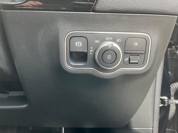 Mercedes-Benz GLA 180 d A/T Progressive 341920390
