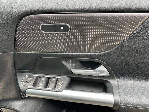 Mercedes-Benz GLA 180 d A/T Progressive 341920391