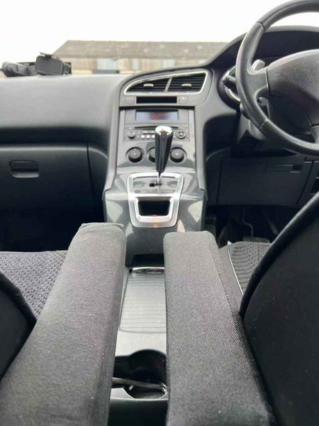 12 Peugeot 5008 1.6HDI 7 Seats 342211445