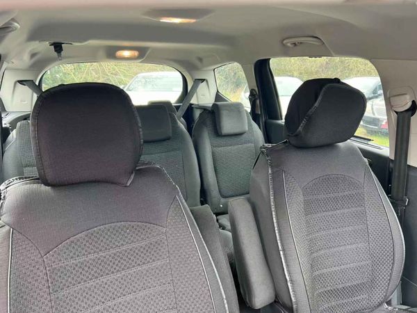 12 Peugeot 5008 1.6HDI 7 Seats 342211459