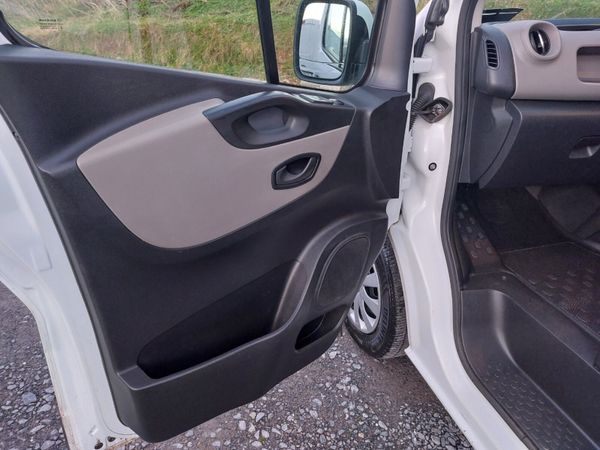 Renault Trafic 192 LWB Price includes Vat 342376471