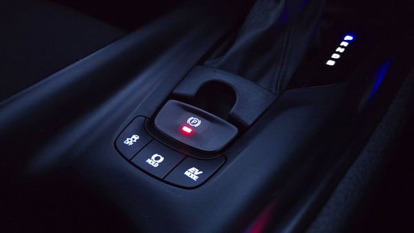 🔥2019 Toyota C-HR 1.8 Hybrid Luna Auto 342675622