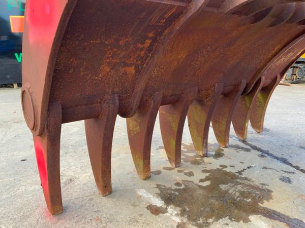 MANUAL GRAPPLE. LAND RAKE....100mm PINS...6223 342945806