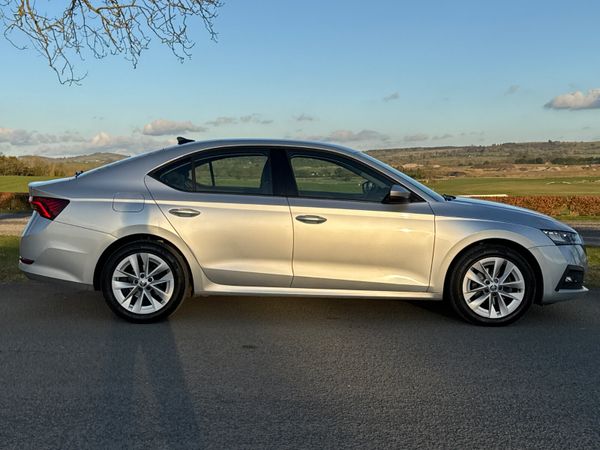 Skoda Octavia 2022 AMB 2.0 TDI 342988029