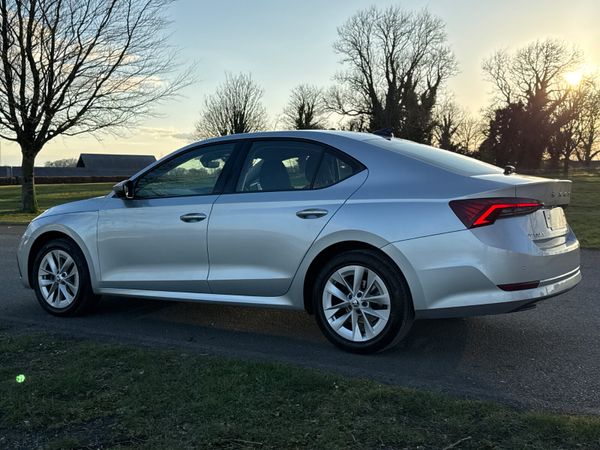 Skoda Octavia 2022 AMB 2.0 TDI 342988085