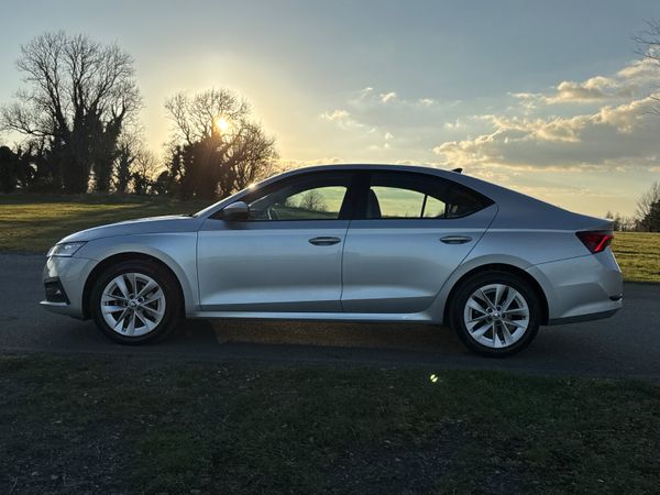 Skoda Octavia 2022 AMB 2.0 TDI 342988088