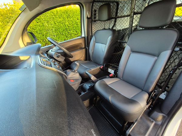 Renault Kangoo 1.5D LWB CVRT 08/25  LWB 343002189