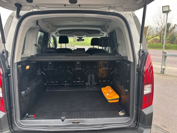 Peugeot Rifter 2019 , Automatic , 5 Seater 343013242