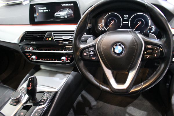 BMW 530E  , Only 120km - 1 Year Warranty 343345748