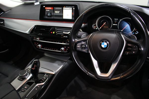 BMW 530E  , Only 120km - 1 Year Warranty 343345749