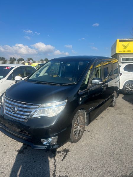 Nissan serena auto hybrid low millage 8 seater 343794248