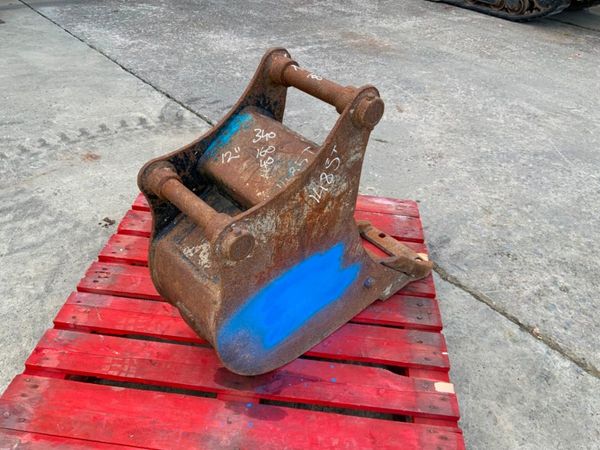 12" DIGGING BUCKET.....40mm PINS.....1485t. 343991295