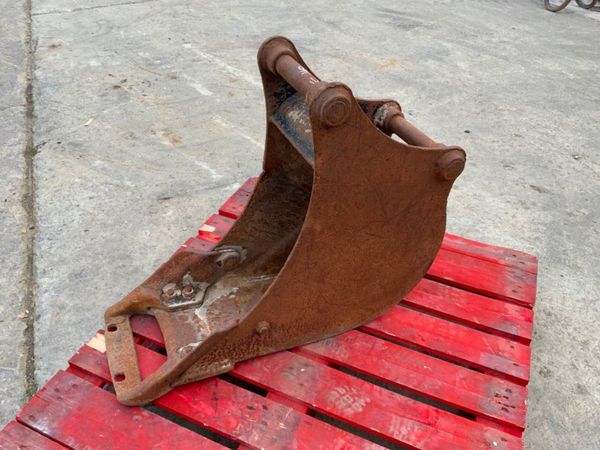 12" DIGGING BUCKET.....40mm PINS.....1485t. 343991298