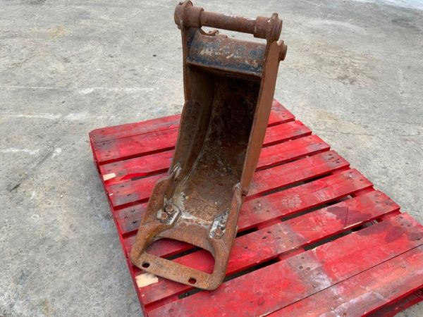 12" DIGGING BUCKET.....40mm PINS.....1485t. 343991300