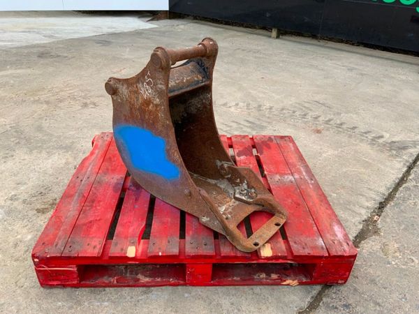 12" DIGGING BUCKET.....40mm PINS.....1485t. 343991301